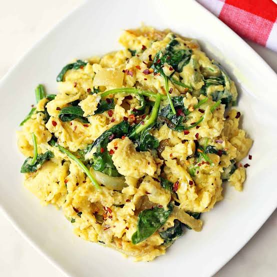 Egg and Spinach Scramble
