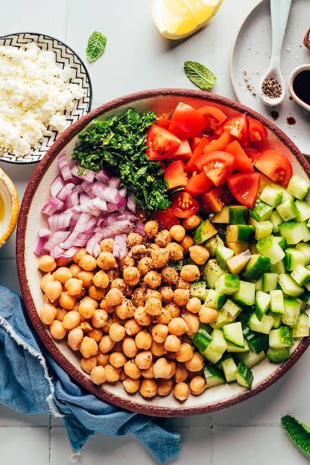 Mediterranean Chickpea Cucumber Salad