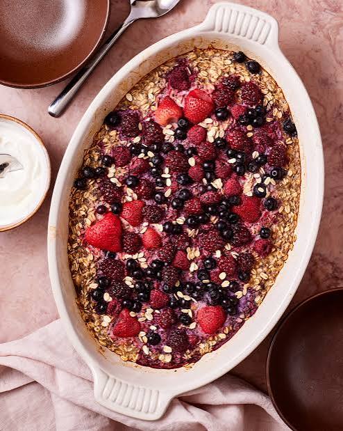 Berry Protein Baked Oats