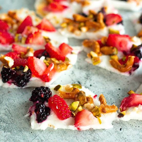 Healthy Greek Yogurt Protein Bark with Berries